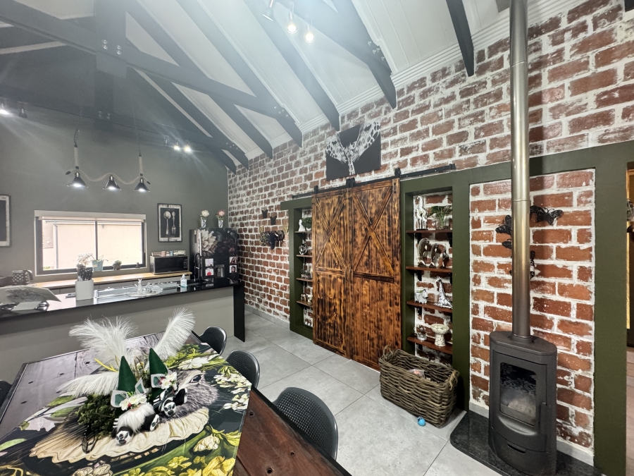 4 Bedroom Property for Sale in Outeniquasbosch Western Cape